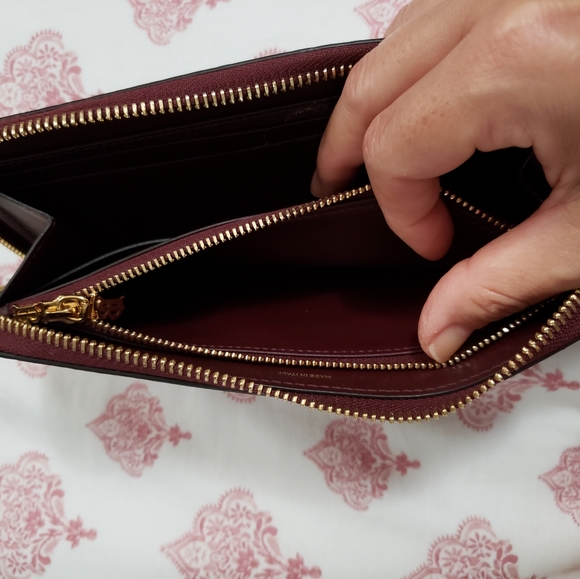 Burberry Monogram Leather Ziparound Wallet - Picture 7 of 7